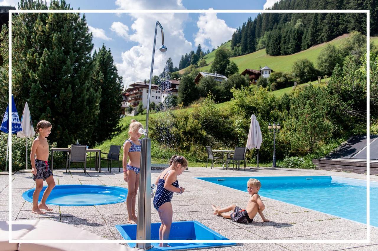 Gutshof - Urlaubsresort Hafele Sankt Jakob in Defereggen Exterior foto