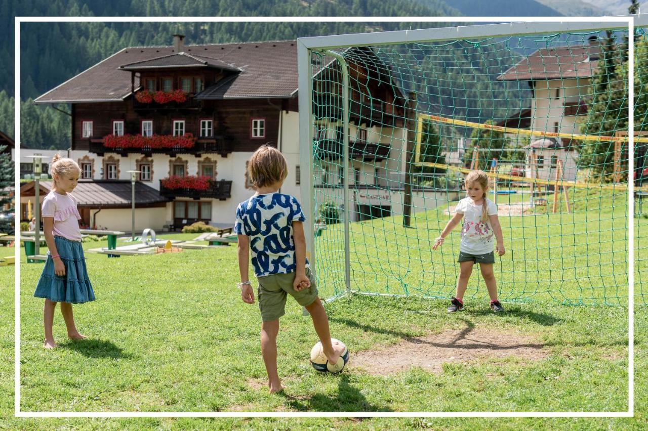 Gutshof - Urlaubsresort Hafele Sankt Jakob in Defereggen Exterior foto